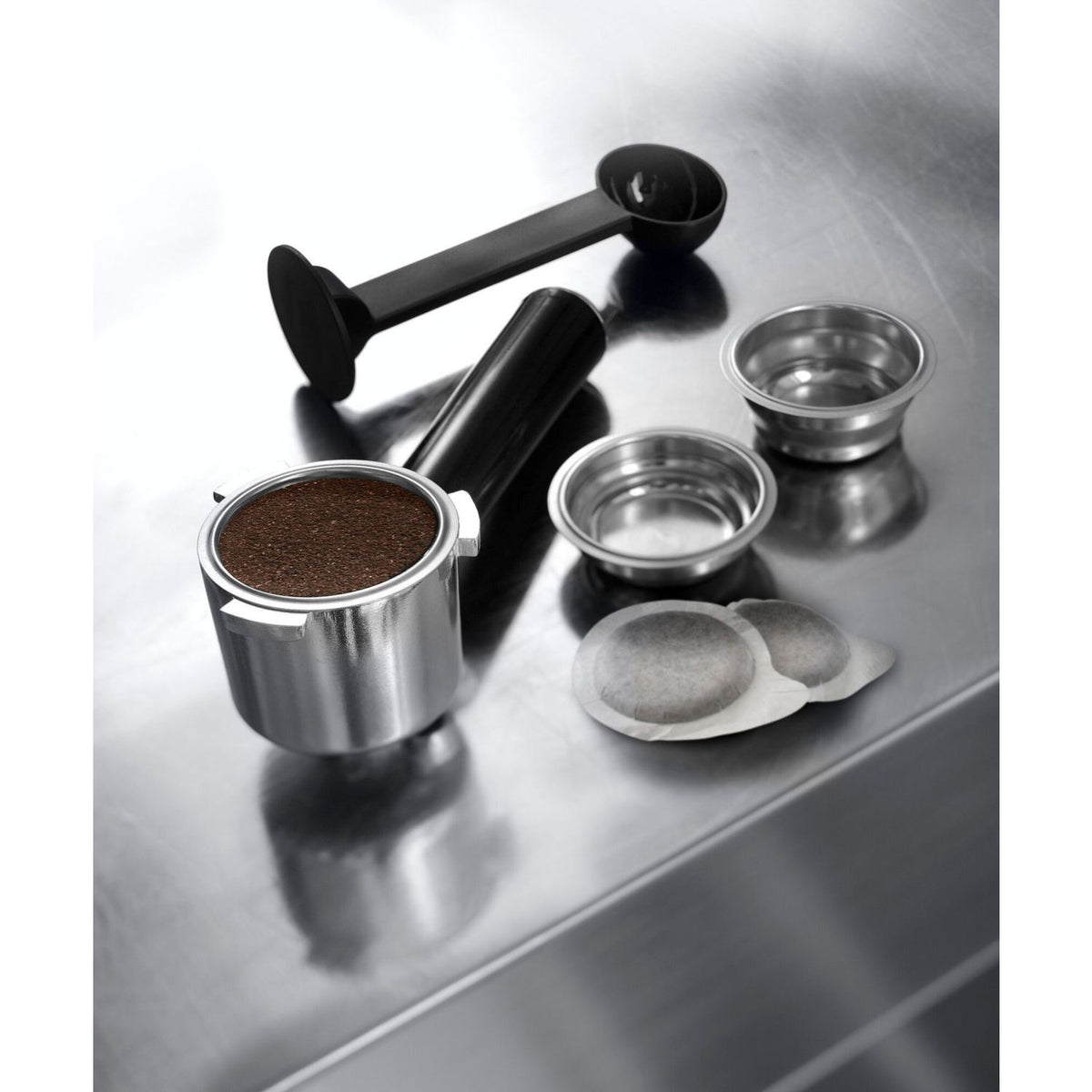 Machine à expresso DELONGHI Dedica EC685.M inox